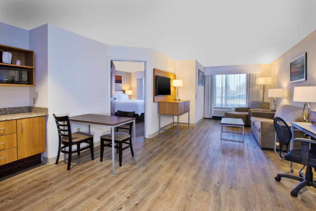 Hotel Morgantown-university Area By Ihg 4*