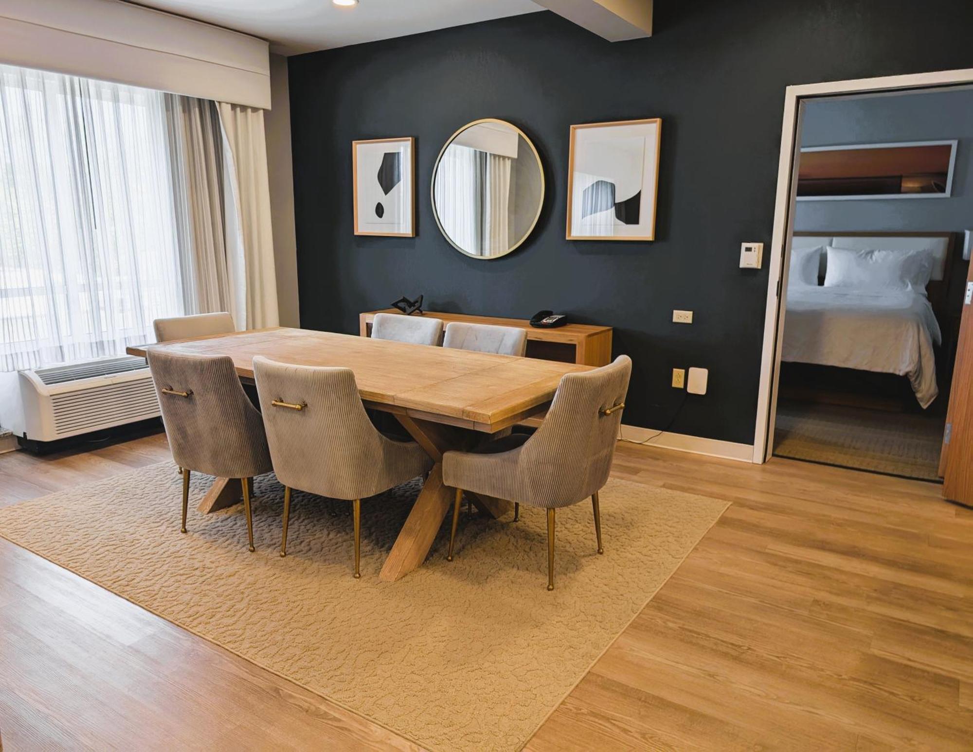 Morgantown-university Area By Ihg Hotel 4*